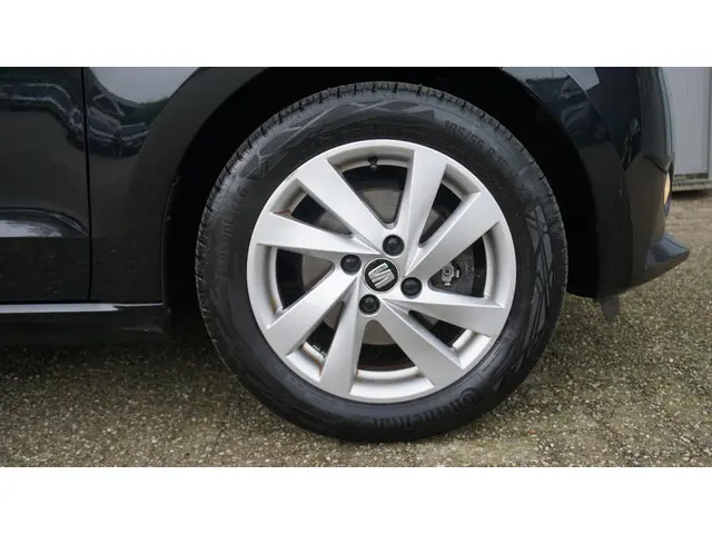 SEAT Mii 1.0 60PK 5Drs Sport Dynamic 2014 Benzine 24