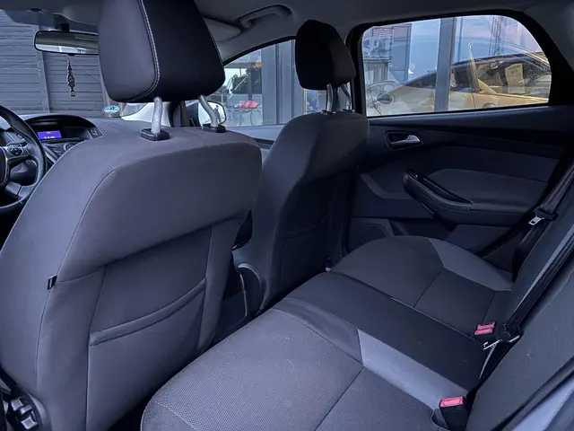 Ford Focus Wagon 1.0 EcoBoost Lease Trend 2013 Benzine 8