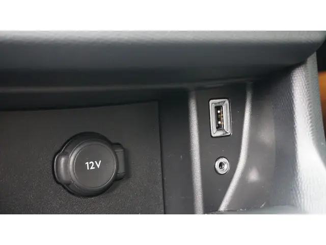 Peugeot 308 1.2 131pk 5Drs PureTech Allure 2016 Benzine 32