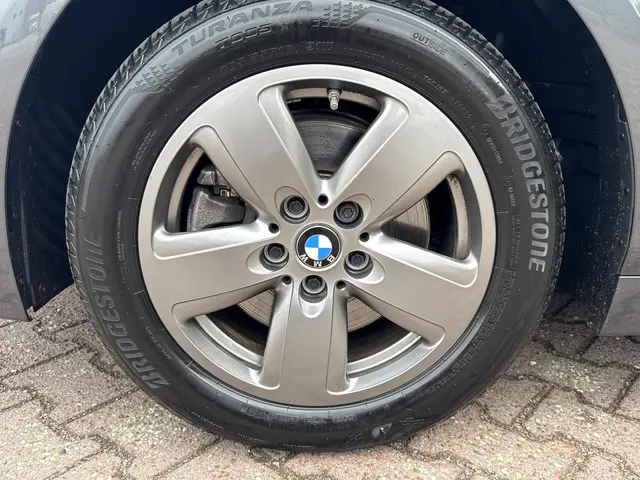 BMW 1 Serie 118i Executive Edition 2021 Benzine 3