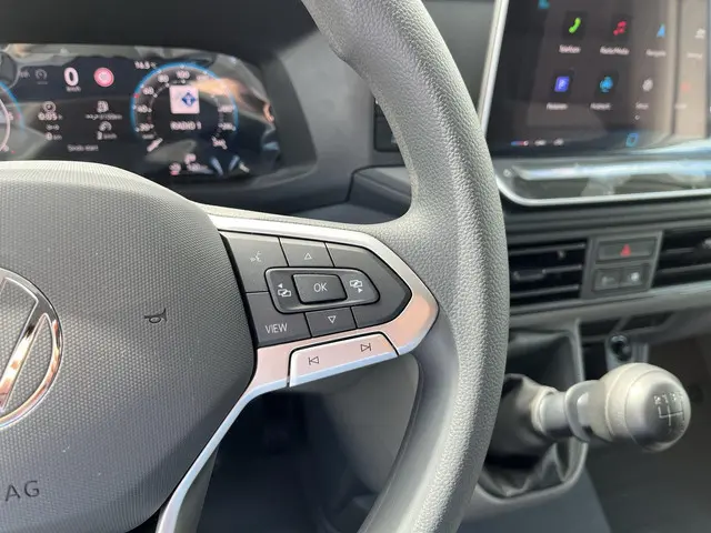 Volkswagen Crafter 35 2.0 TDI L4H3 2024 Diesel 15