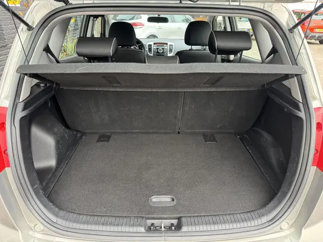 Kia Venga 1.4 CVVT Plus Pack 2012 Benzine 15