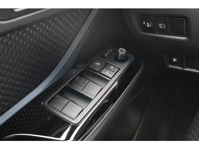 Toyota C-HR 2.0 Hybrid Style 2021 Hybride Benzine 19