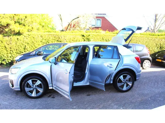 Audi Q2 1.0 TFSI #limited 2018 Benzine 5