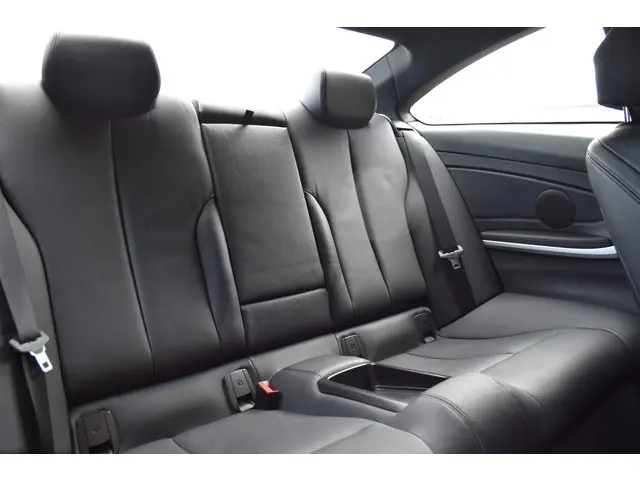 BMW 4 Serie Coupé 420i High Executive 2014 Benzine 28