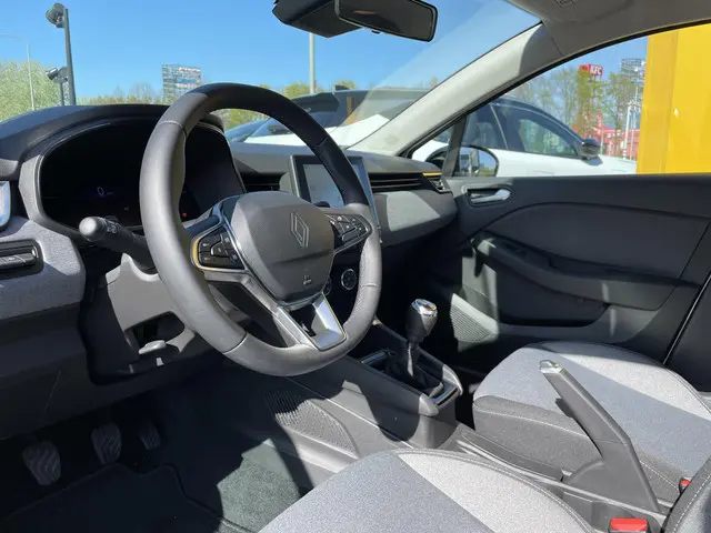 Renault Clio TCe 90 GPF Evolution 2024 Benzine 6