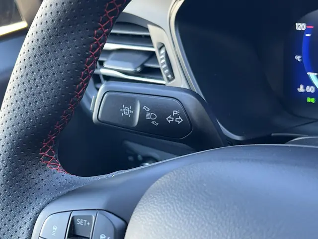 Ford Kuga 2.5 PHEV ST-Line X 2024 Hybride Benzine 27