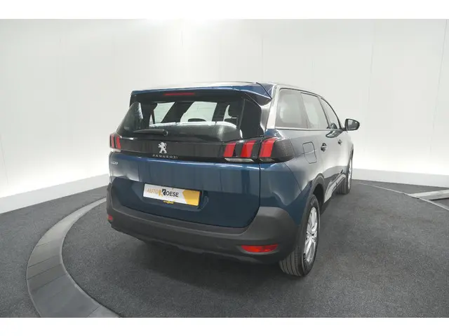 Peugeot 5008 PureTech 130 EAT8 Active Pack 2023 Benzine 61
