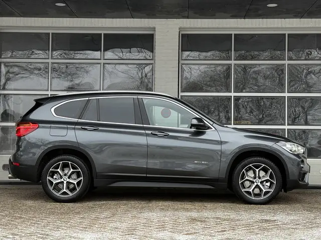 BMW X1 sDrive20i High Executive 2017 Benzine 10