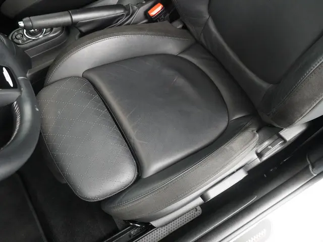 MINI 3-Deurs Cooper 2022 Benzine 13