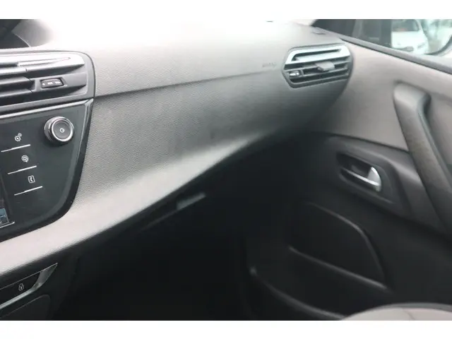 Citroën C4 Picasso 1.2 PureTech Intensive 2016 Benzine 28