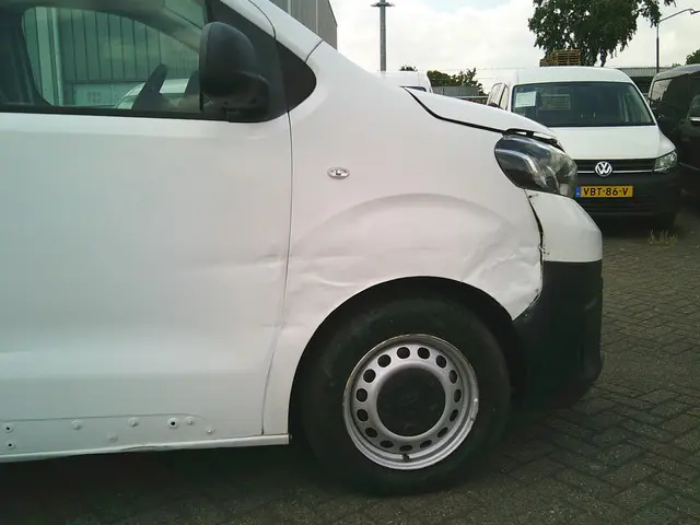 Toyota ProAce Worker 1.5 D-4D Comfort 2019 Diesel 11