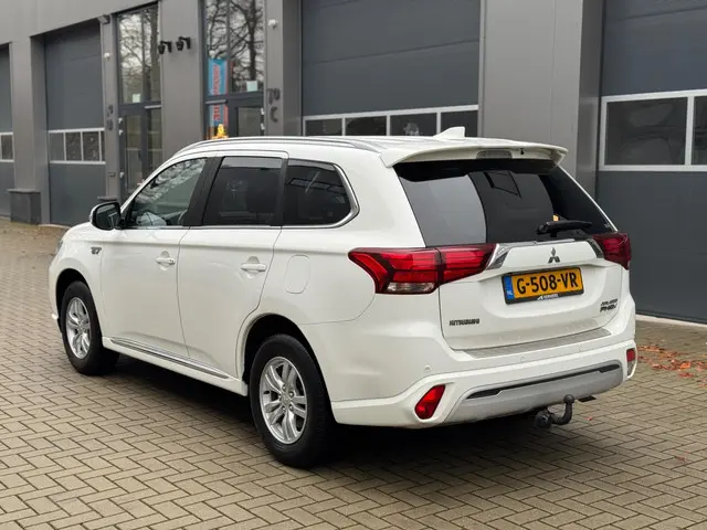 Mitsubishi Outlander 2.4 PHEV Pure 2019 Hybride Benzine 4
