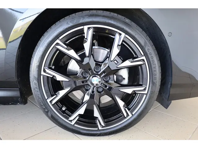 BMW 1 Serie 120 2024 Benzine 6