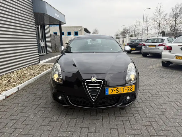 Alfa Romeo Giulietta 1.4 T Distinctive 2013 Benzine 2