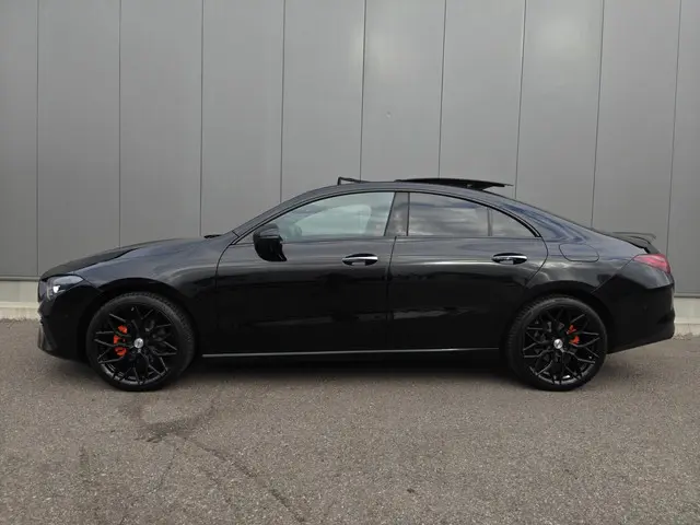 Mercedes-Benz CLA 180|Pano|Leder|Camera|Vossen| 2023 Benzine 3