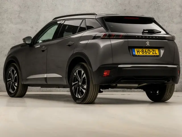 Peugeot 2008 1.2 PureTech Allure Sport 2020 Benzine 3