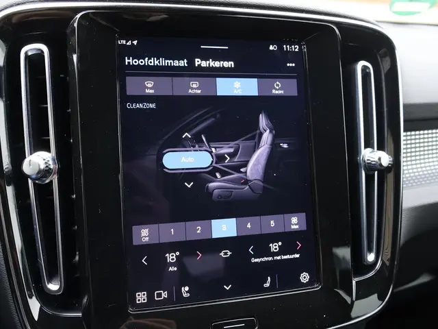 Volvo XC40 B3 Plus Dark 2023 Benzine 34