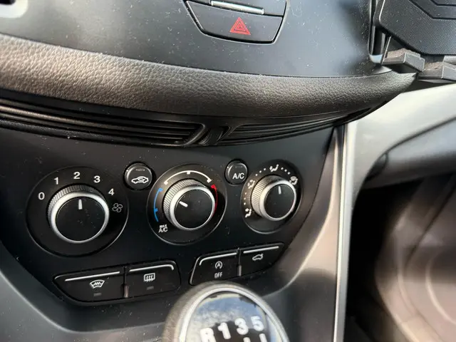 Ford Kuga 1.5 Ecoboost Titanium 2016 Benzine 9