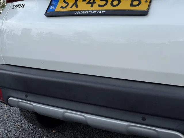 Peugeot 2008 1.2 PureTech Allure 2018 Benzine 33