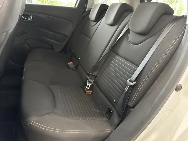 Renault Clio Estate 0.9 TCe Limited 2017 Benzine 8
