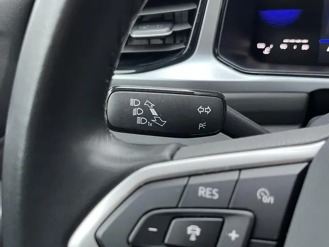 Volkswagen T-Roc 1.0 TSI Life 2023 Benzine 34