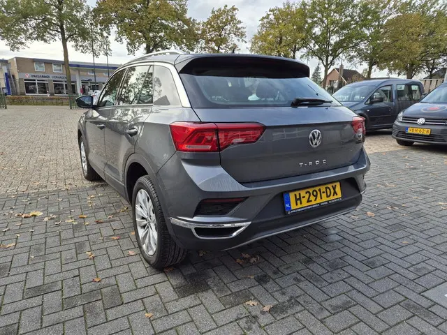 Volkswagen T-Roc 1.5 TSI Style Business 2020 Benzine 6