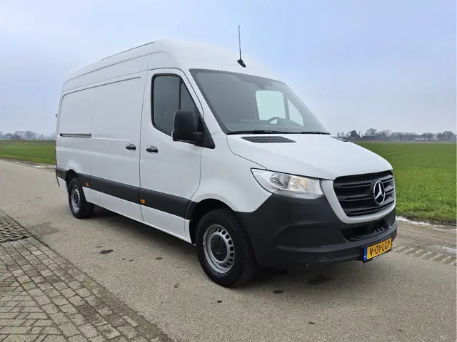 Mercedes-Benz Sprinter 317 1.9 CDI L2 H2 RWD 2022 Diesel 9