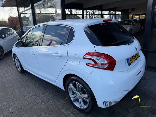 Peugeot 208 1.6 VTi Allure / apk 3-2027 2013 Benzine 11