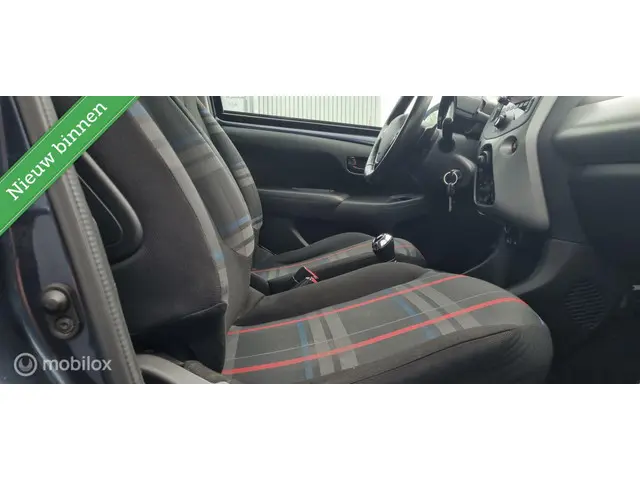 Peugeot 108 1.0 VTi Active AUTOMAAT/5DEURS 2014 Benzine 15