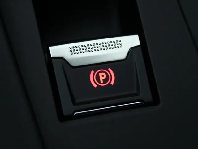 Peugeot 408 HYBRID 145 e-DCS6 GT 2026 Hybride Benzine 40