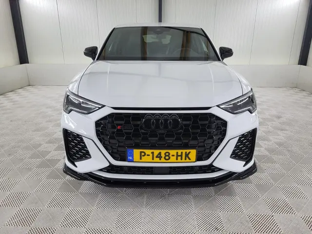 Audi RSQ3 2