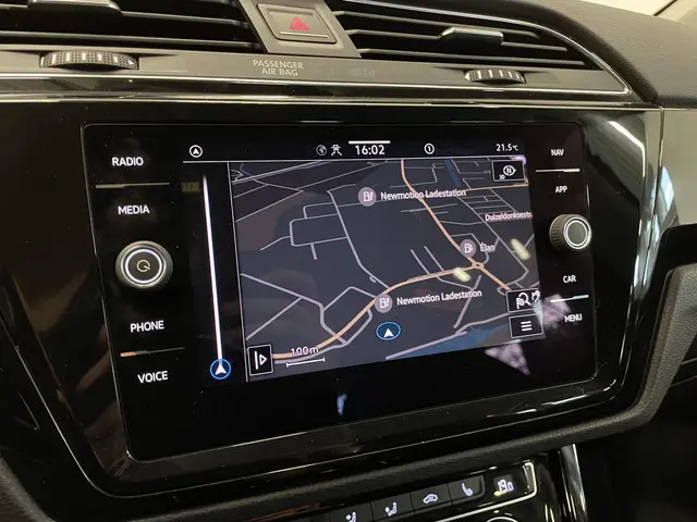 Volkswagen Touran 1.5 TSI DSG Highline 2020 Benzine 2