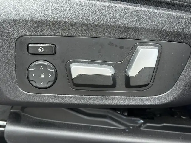 BMW iX3 Aut. High Executive 80 kWh 2021 Elektrisch 30