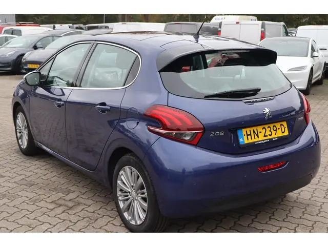 Peugeot 208 1.2 PureTech Allure 2015 Benzine 8