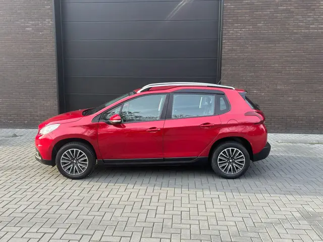 Peugeot 2008 1.2 PureTech Blue Lion| automaat| 2016 Benzine 2