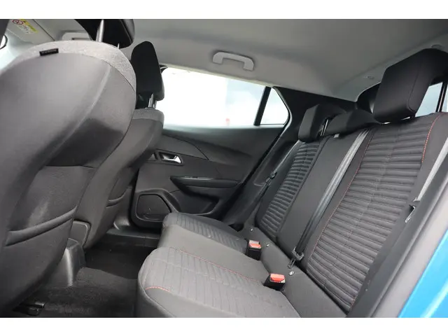 Peugeot 2008 1.2 PT ACTIVE PACK 130PK 2021 Benzine 7