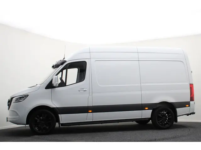 Mercedes-Benz Sprinter 317 CDI Aut. L2H2 2022 Diesel 8