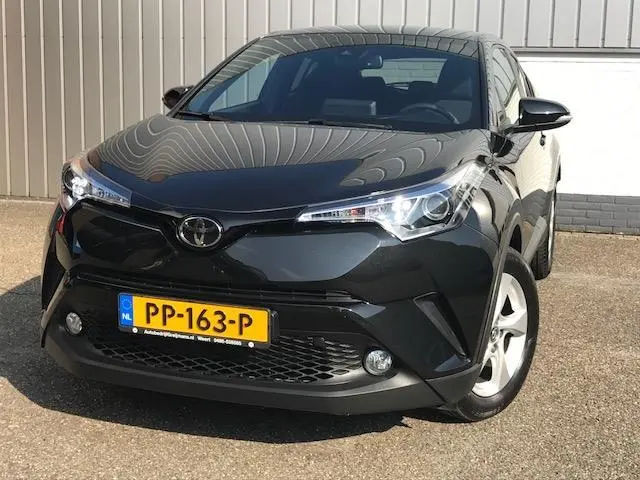 Toyota C-HR 2