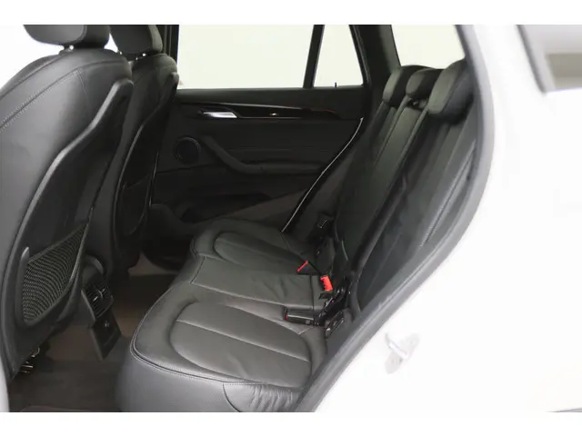 BMW X1 sDrive18i High Executive Automaat 2017 Benzine 13