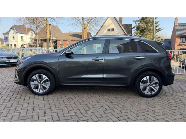 Kia e-Niro DynamicPlusLine 64 kWh 2021 Elektrisch 2