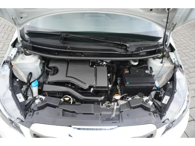 Peugeot 108 1.0 e-VTi Access / Radio / NAP 2018 Benzine 8