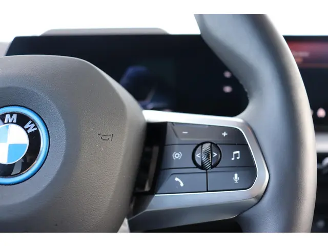 BMW iX2 xDrive30 67 kWh 2024 Elektrisch 20