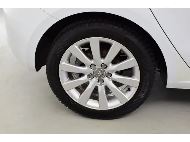 Audi A1 1.2 TFSI Sportback: 2014 Benzine 14