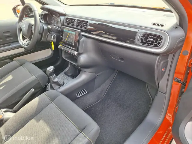 Citroën C3 1.2 PureTech ELLE 2018 Benzine 12