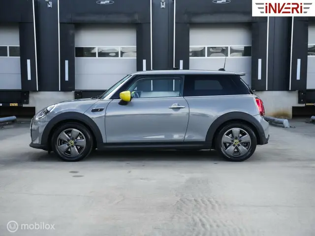 MINI Electric Mini Essential 33 kWh 2021 Elektrisch 2