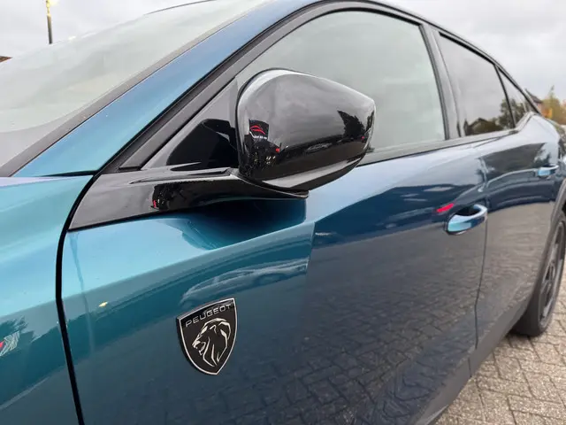 Peugeot 408 GT HYbrid 225 EAT8 2023 Hybride Benzine 11