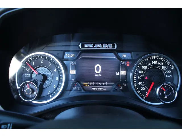 Dodge Ram 1500 5.7 V8 4x4 Crew Cab Laramie 2021 LPG/Gas 16