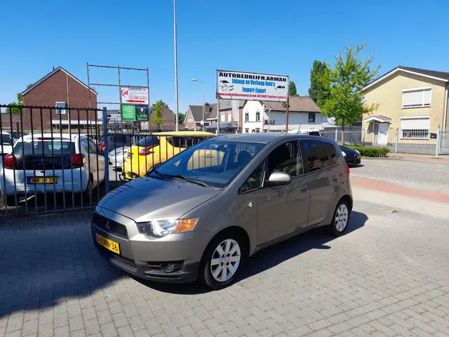 Mitsubishi Colt 1.1 Edition One 2013 Benzine 15