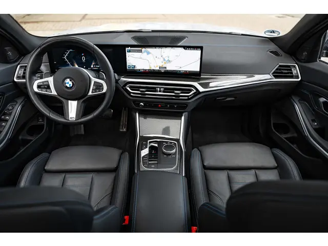BMW 3 Serie Touring 320i High Executive 2023 Benzine 10